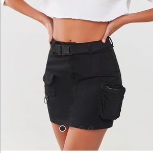 NWOT Black cargo skirt
